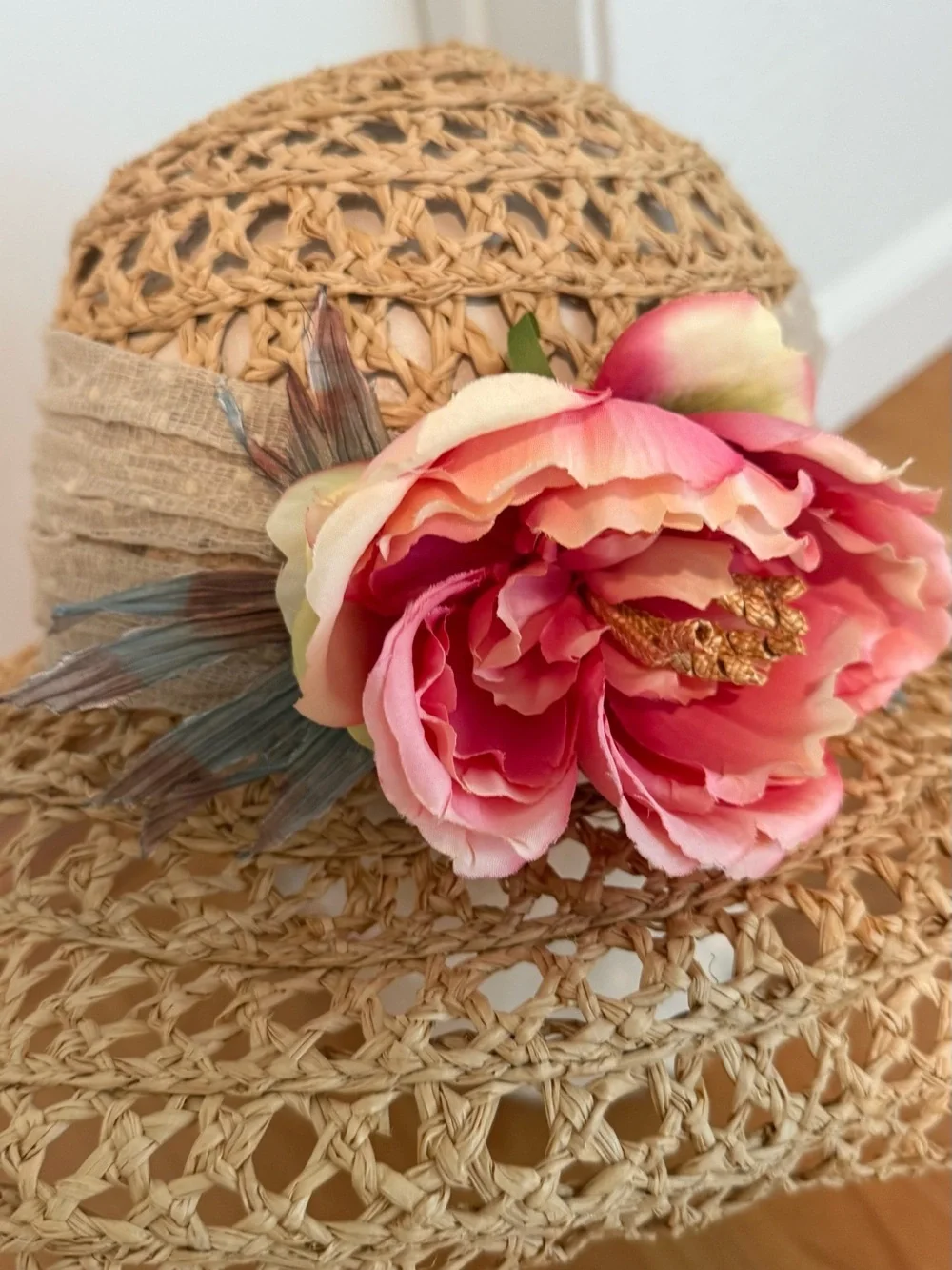 Grevi Straw Sun Hat with Pink Floral Accent
